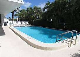 2 Bedroom Waterfront Pool Side!