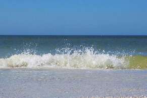 2 Bedroom Waterfront Pool Side!