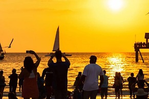 2 Bedroom Waterfront Pool Side!