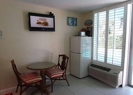 2 Bedroom Waterfront Pool Side!