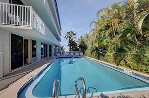 2 Bedroom Waterfront Pool Side!