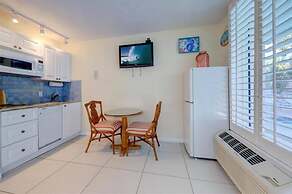 2 Bedroom Waterfront Pool Side!