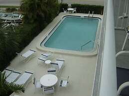 2 Bedroom Waterfront Pool Side!