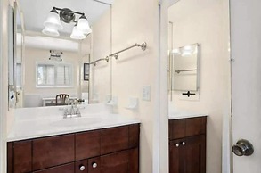 2 Bedroom Waterfront Pool Side!