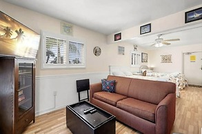 2 Bedroom Waterfront Pool Side!