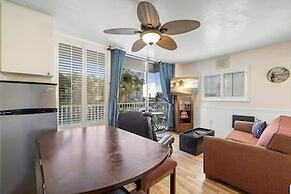 2 Bedroom Waterfront Pool Side!