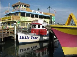 2 Bedroom Waterfront Pool Side!