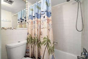 2 Bedroom Waterfront Pool Side!