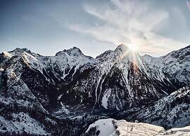 Spacious Chalet in Les Deux Alpes