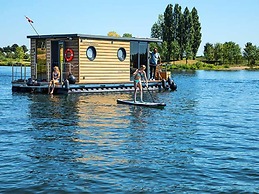 Nice Houseboat in Kinrooi for Rent