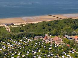 Lovely Beach House in Dishoek