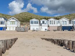 Lovely Beach House in Dishoek