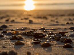 Lovely Beach House in Dishoek
