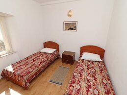 Apartment Lepur Slano - Two-bedroom Apartment With Terrace