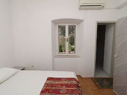Apartment Lepur Slano - Two-bedroom Apartment With Terrace