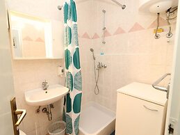 Apartment Lepur Slano - Two-bedroom Apartment With Terrace