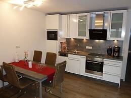 Hohe Lith 4.09 Modern Retreat