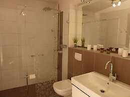 Hohe Lith 4.09 Modern Retreat