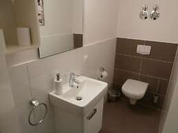 Hohe Lith 4.09 Modern Retreat