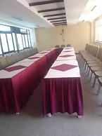 TROTTERS HOTEL - KENOL