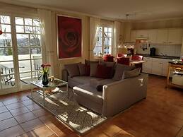 Modern Apartment Near Seabeach