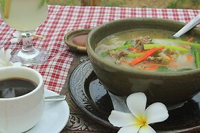 Hanchey Bamboo Resort