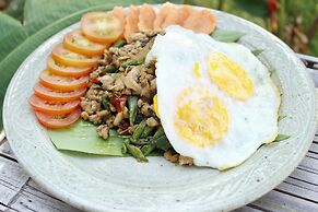 Hanchey Bamboo Resort