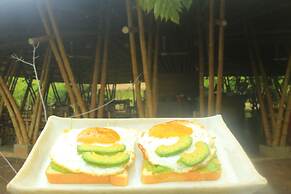 Hanchey Bamboo Resort