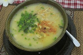 Hanchey Bamboo Resort