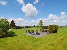 Delightful Villa With Swimming Pool