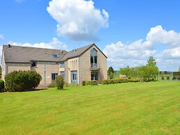 Delightful Villa With Swimming Pool