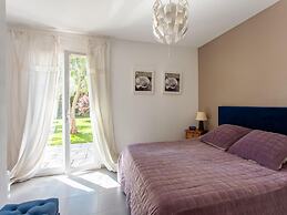Beautiful Holiday Home With Swimming Pool