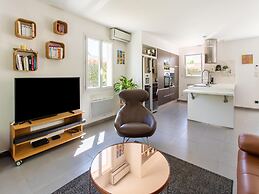 Beautiful Holiday Home With Swimming Pool