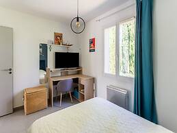 Beautiful Holiday Home With Swimming Pool