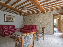 Spacious Holiday Home With Garden
