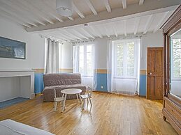 Spacious Holiday Home With Garden