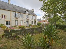 Spacious Holiday Home With Garden