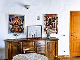 Delightful Holiday Home in Fulgatore With Swimming Pool