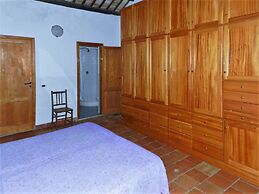 Delightful Holiday Home in Fulgatore With Swimming Pool