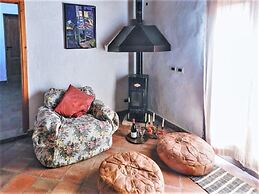 Delightful Holiday Home in Fulgatore With Swimming Pool