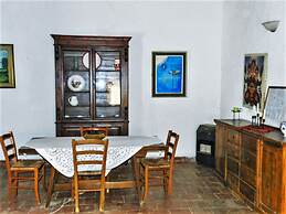 Delightful Holiday Home in Fulgatore With Swimming Pool