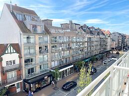 Apartment in Nieuwpoort With sea Views