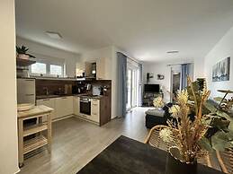 Blizina Mora II Modern Retreat