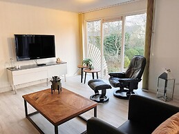 Spacious Bungalow With Roofed Terrace