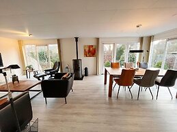 Spacious Bungalow With Roofed Terrace