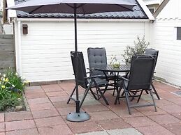 Spacious Bungalow With Roofed Terrace