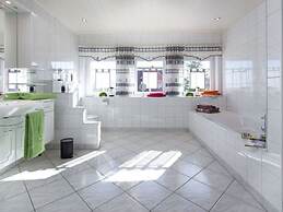 Country House at the Lighthouse