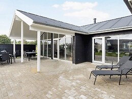 18 Person Holiday Home in Albaek