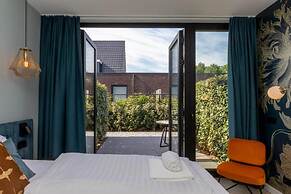 Romantic Getaway With Garden