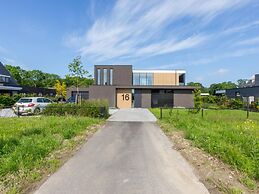 Romantic Getaway With Garden